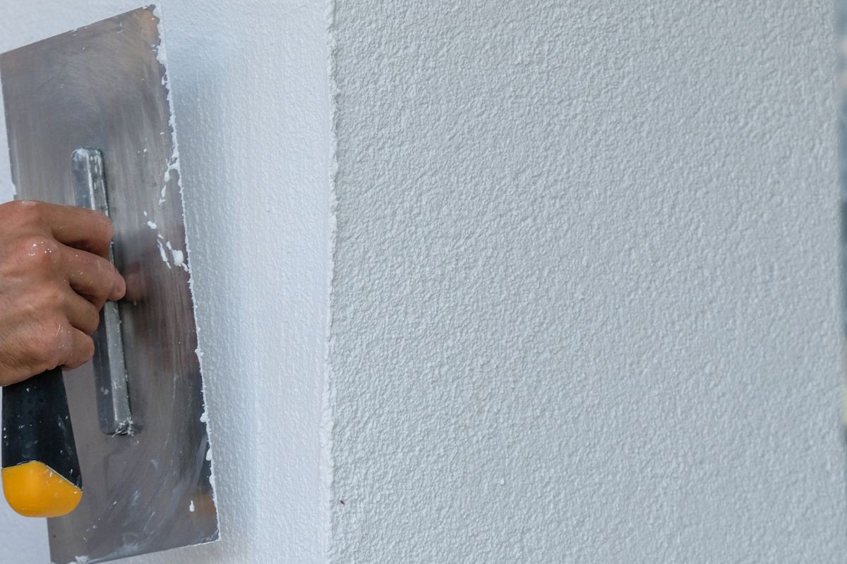 Préparation du support et peinture extérieure de façade